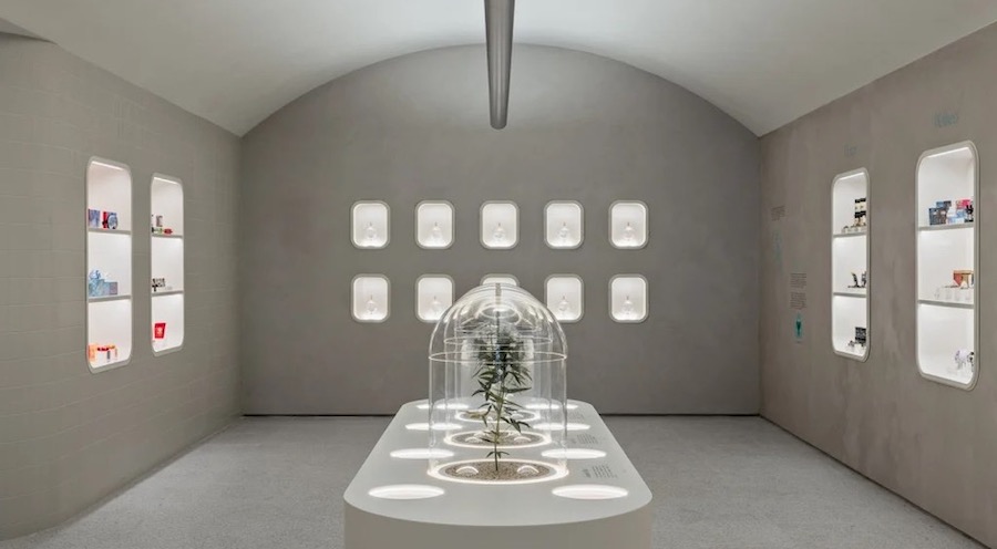 在美術館裡買大麻？紐約大麻專賣店「The Travel Agency」宛如一場設計與美感的沉浸之旅 La Vie